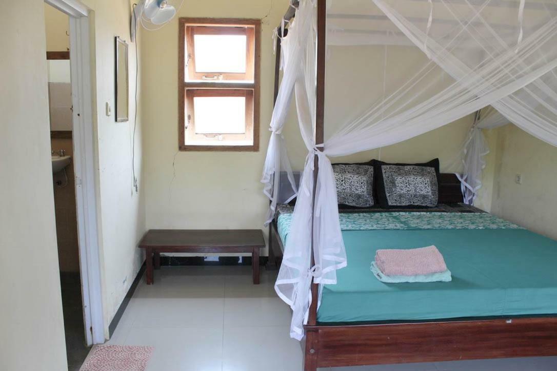 Apartamento Harrys Oceanhouse 2 Pacitan Exterior foto