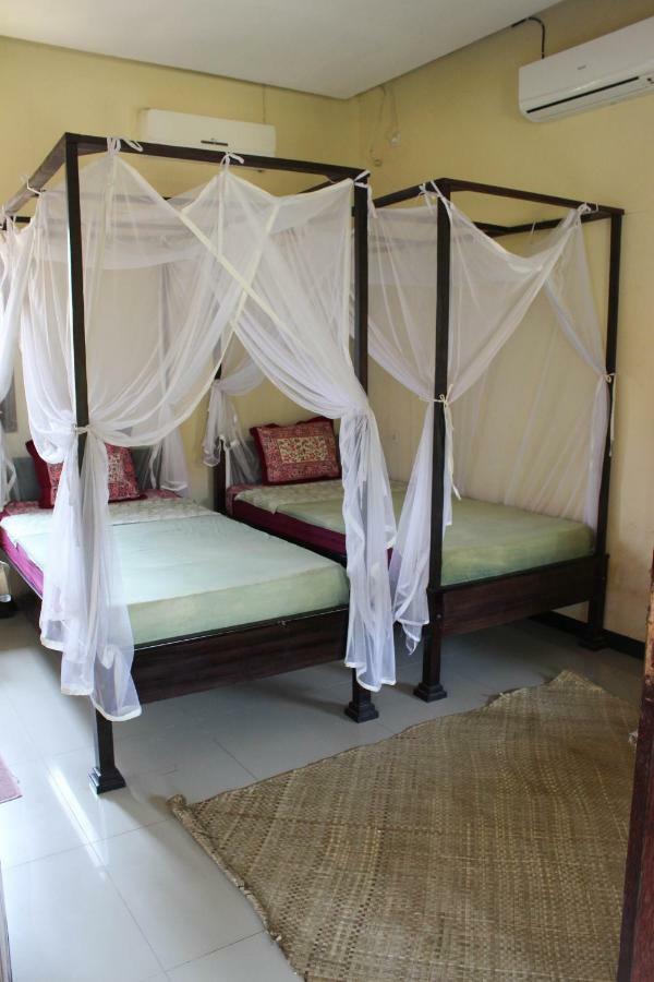 Apartamento Harrys Oceanhouse 2 Pacitan Exterior foto
