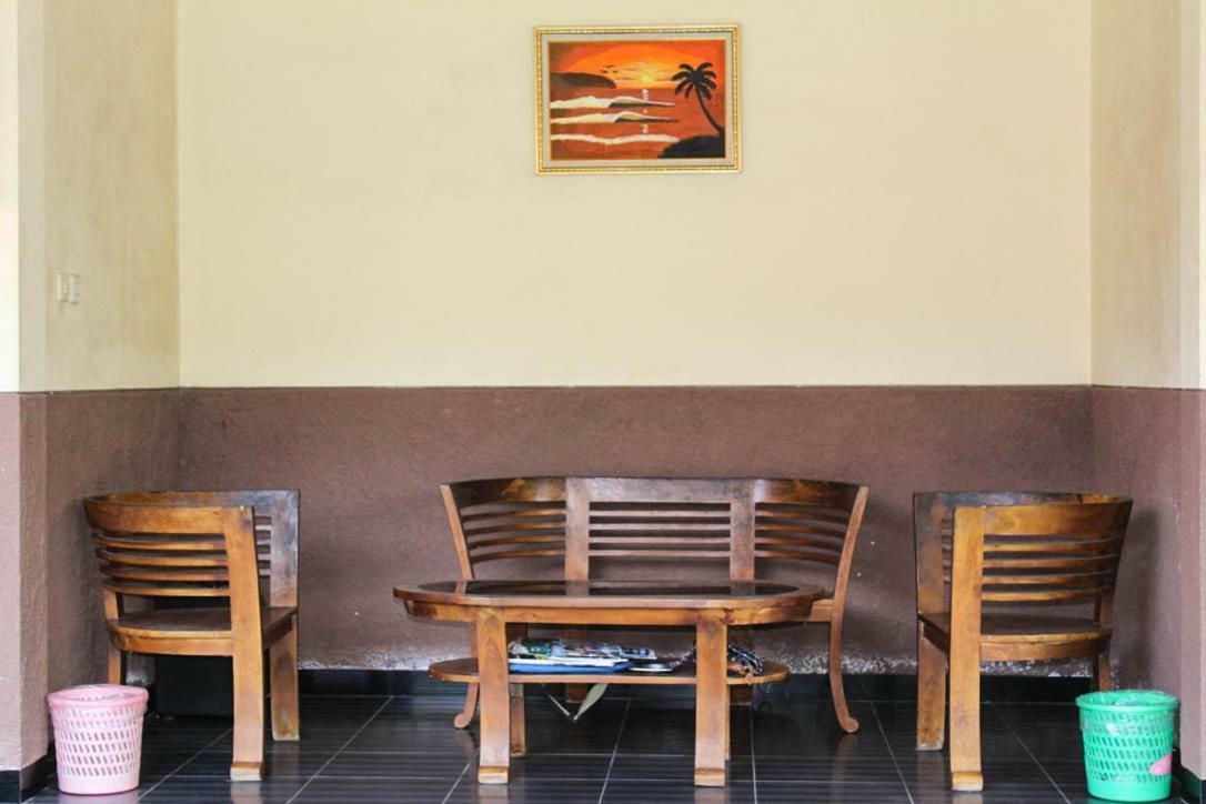 Apartamento Harrys Oceanhouse 2 Pacitan Exterior foto