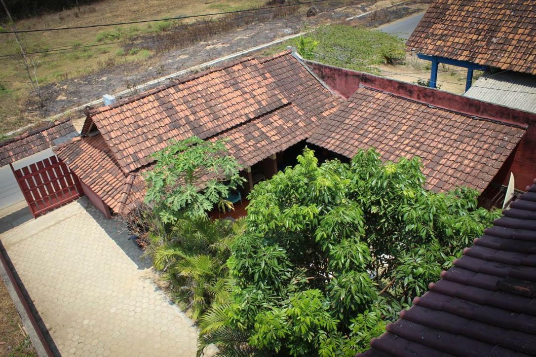 Apartamento Harrys Oceanhouse 2 Pacitan Exterior foto
