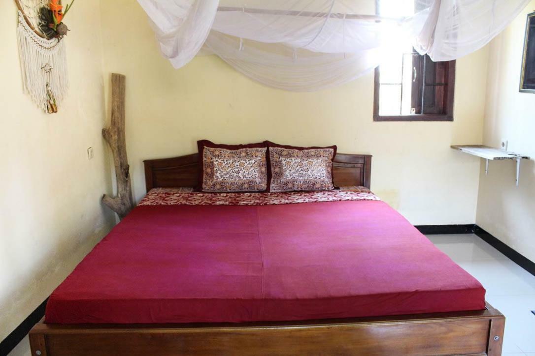 Apartamento Harrys Oceanhouse 2 Pacitan Exterior foto