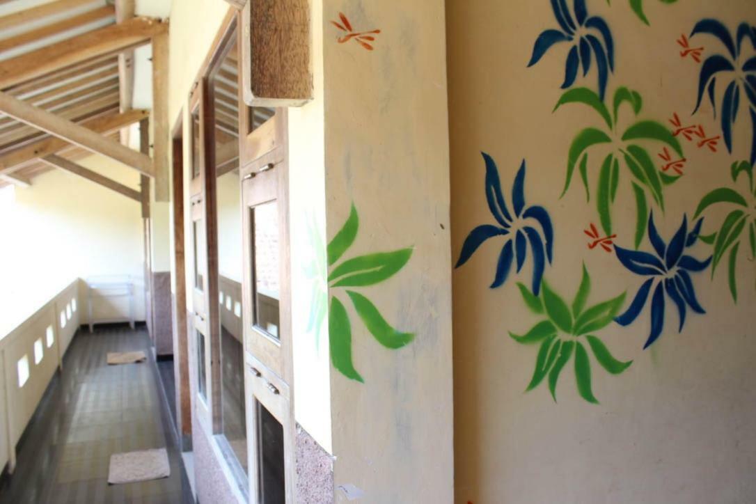 Apartamento Harrys Oceanhouse 2 Pacitan Exterior foto