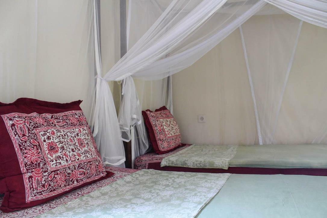 Apartamento Harrys Oceanhouse 2 Pacitan Exterior foto
