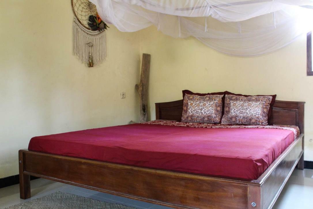 Apartamento Harrys Oceanhouse 2 Pacitan Exterior foto