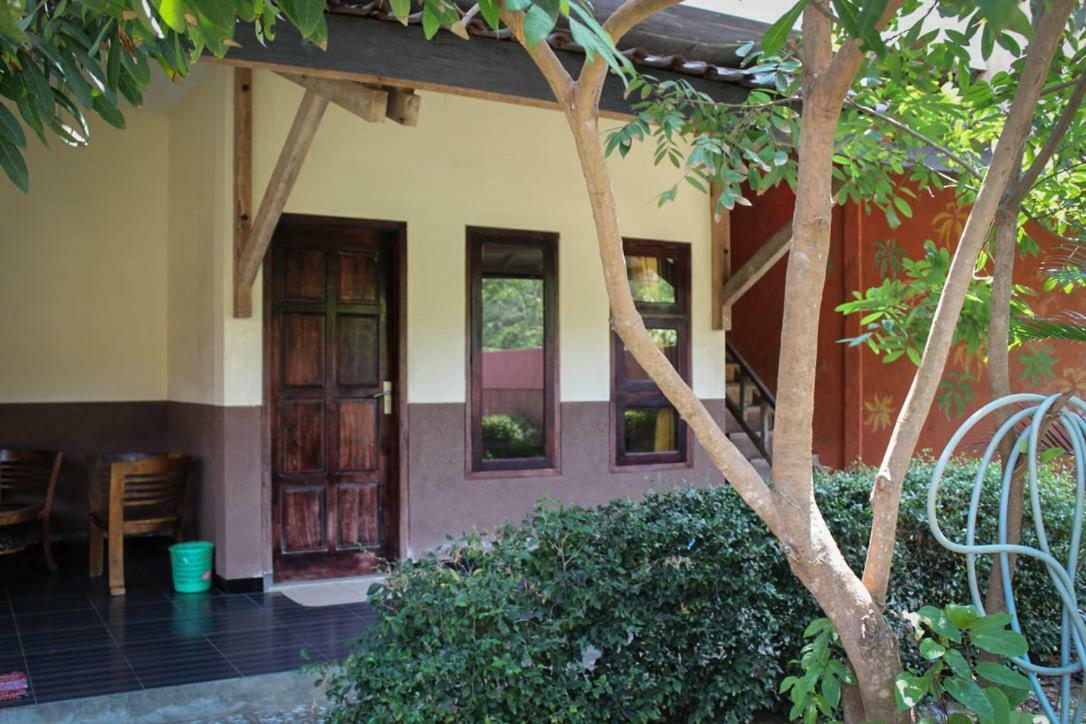 Apartamento Harrys Oceanhouse 2 Pacitan Exterior foto