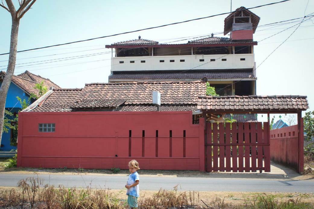 Apartamento Harrys Oceanhouse 2 Pacitan Exterior foto